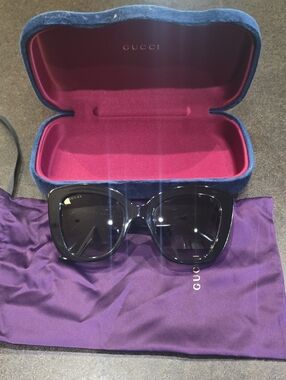 Gucci Women's Black Oversized Cat-Eye Sunglasses